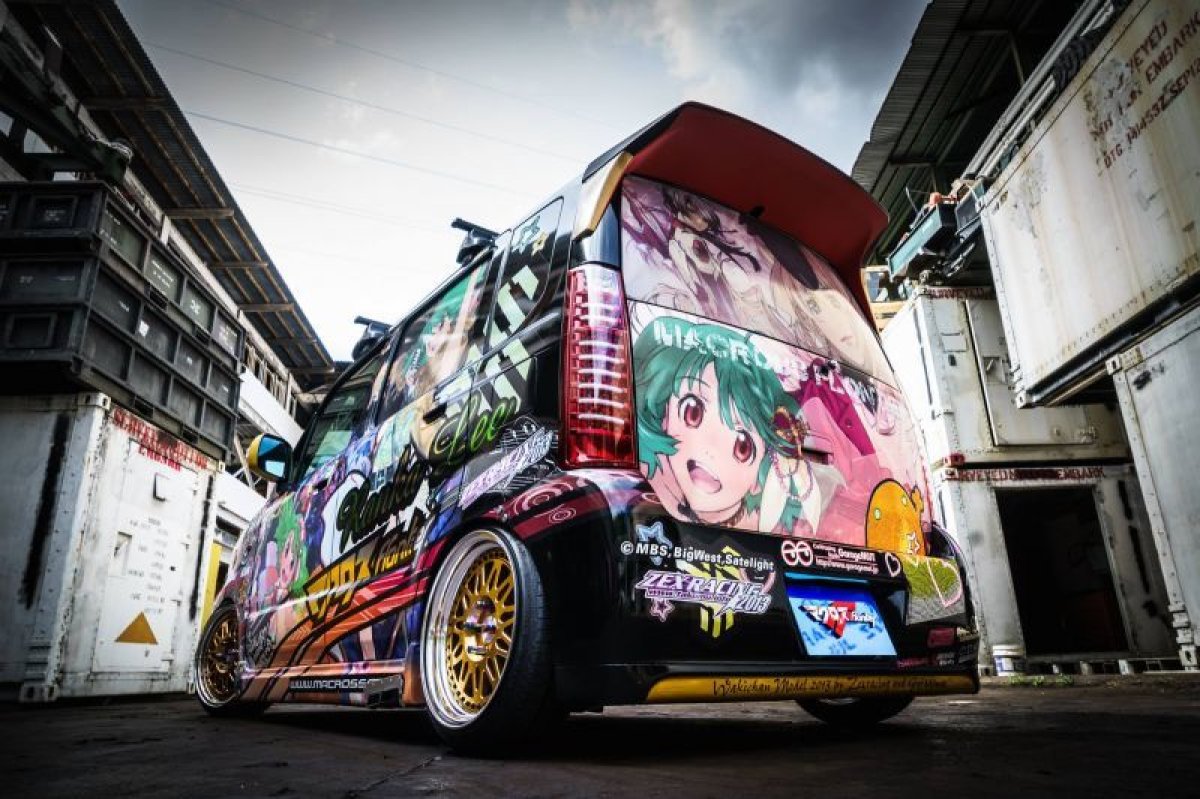 画像1: 痛車展示(キャラクターデコレーションカー)